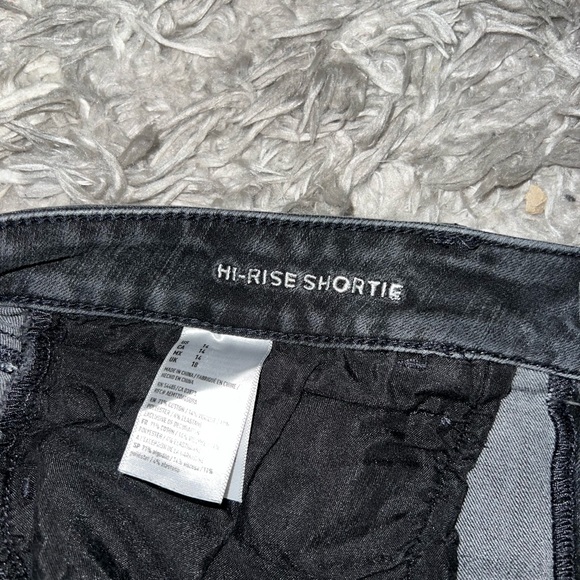 American Eagle Black Denim Shorts - Picture 4 of 4